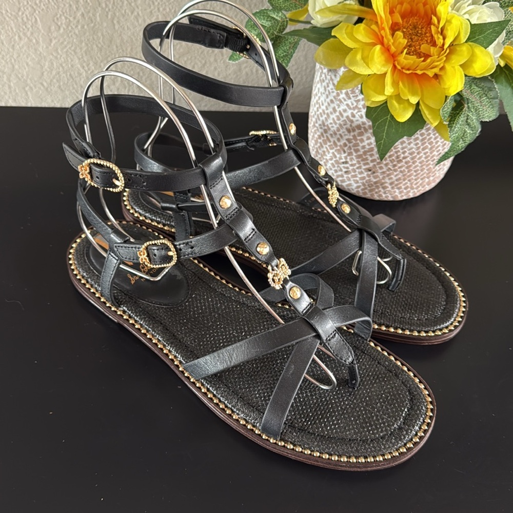 Elegant Black Strappy Sandals - Picture 4 of 10